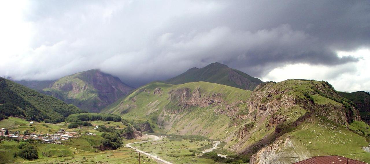 Guest House Sunset Kazbegi Luaran gambar