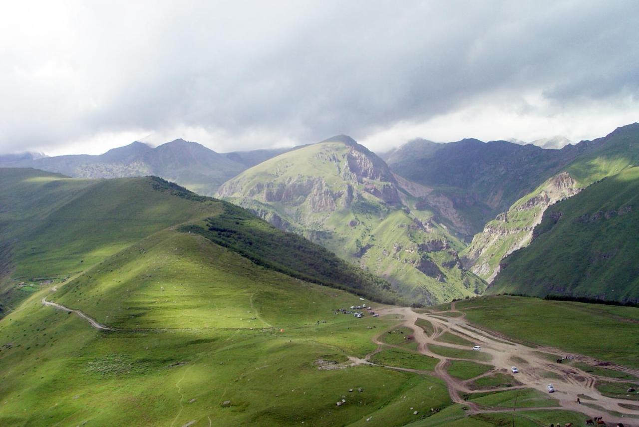 Guest House Sunset Kazbegi Luaran gambar